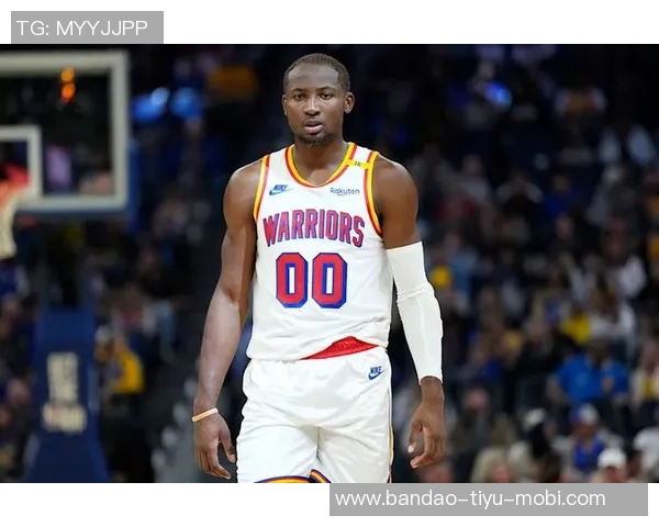 库明加回应续约争议称现场球迷与网络评论者看法截然不同 库明加回应续约争议称现场球迷与网络评论者看法截然不同