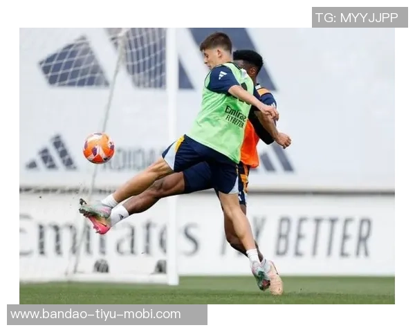 姆巴佩健身房内训练照片曝光透露恢复情况良好无大碍 姆巴佩健身房内训练照片曝光透露恢复情况良好无大碍